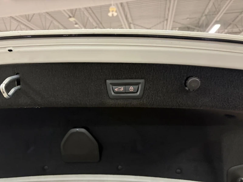 BMW 750 i xDrive 2019 * CARFAX * БЕЗ ПЪРВОНАЧАЛНА ВНОСКА, снимка 15 - Автомобили и джипове - 52856106