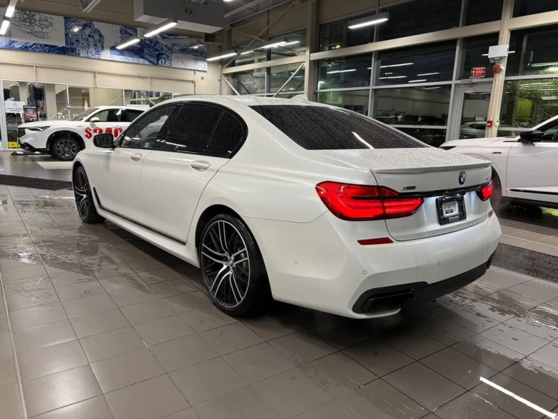 BMW 750 i xDrive 2019 * CARFAX * БЕЗ ПЪРВОНАЧАЛНА ВНОСКА, снимка 8 - Автомобили и джипове - 52856106