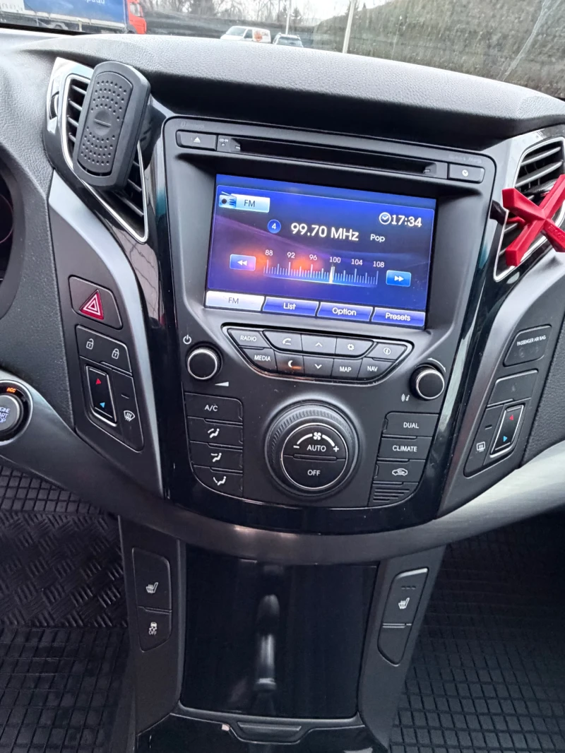 Hyundai I40 1.7 Дизел уникално запазен автомобил, снимка 14 - Автомобили и джипове - 53126350