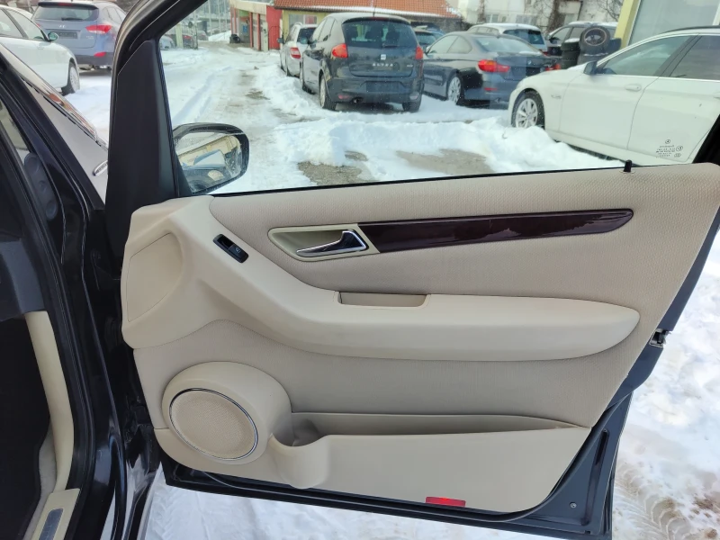 Mercedes-Benz A 180, снимка 13 - Автомобили и джипове - 53349425