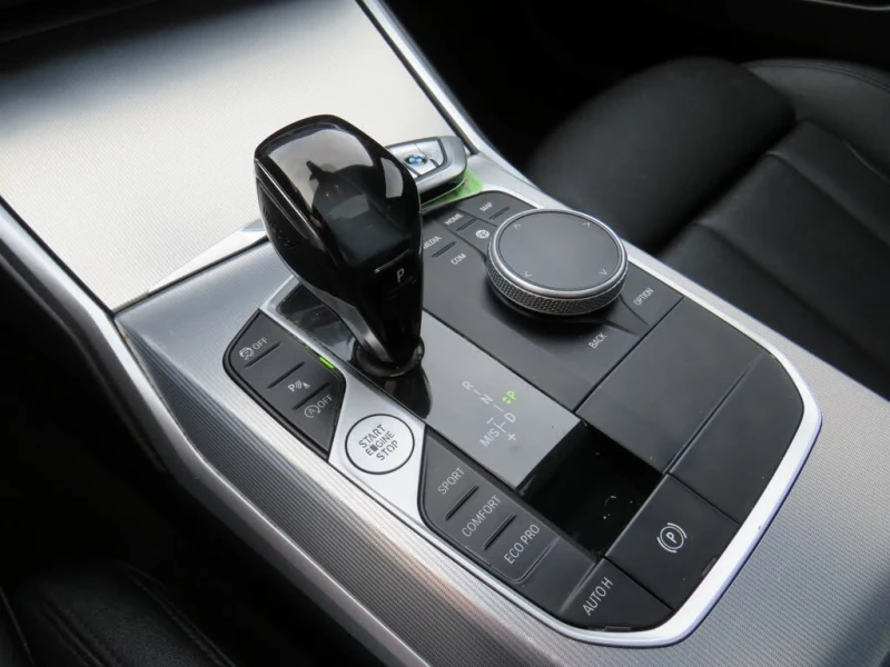 BMW 330 i * CARFAX* АВТОКРЕДИТ* ЦЕНА ДО БЪЛГАРИЯ!!!, снимка 12 - Автомобили и джипове - 53571765