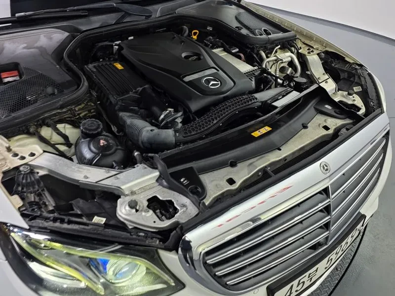 Mercedes-Benz E 300 4MATIC - САМО 30% АВАНС, снимка 6 - Автомобили и джипове - 56266482