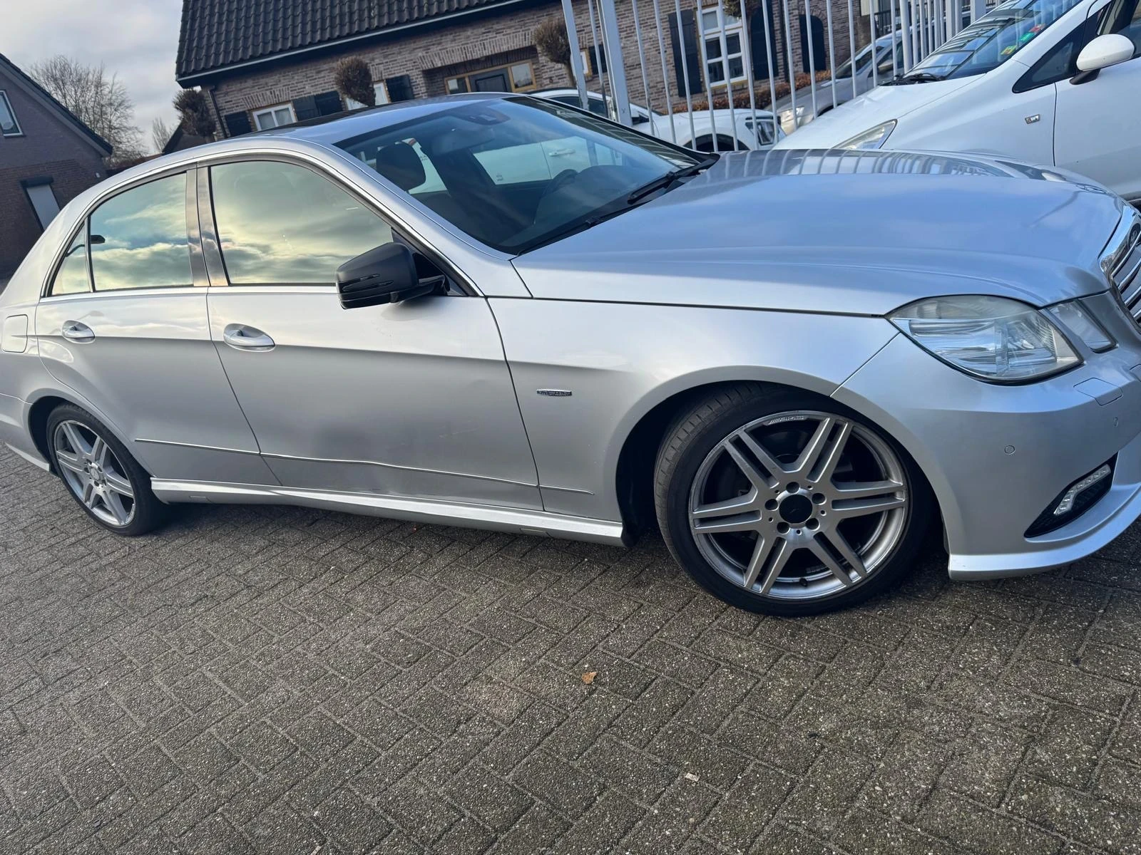 Mercedes-Benz E 350, снимка 1