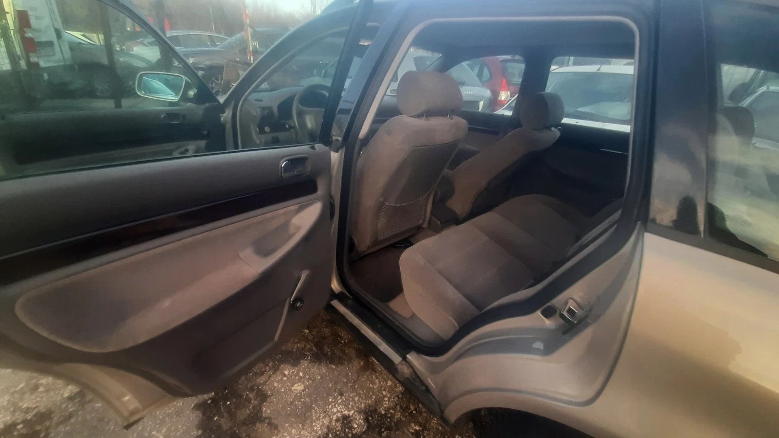 Audi A4 Faselift 1.9 TDI автоматик - изображение 7