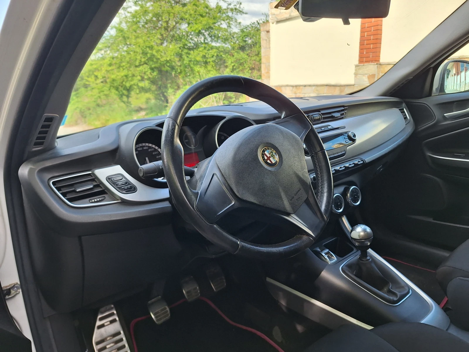 Alfa Romeo Giulietta 1.4TSI - изображение 9