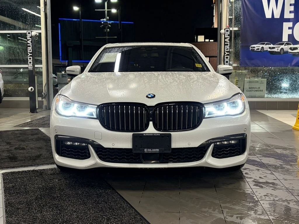 BMW 750 i xDrive 2019 * CARFAX * БЕЗ ПЪРВОНАЧАЛНА ВНОСКА - изображение 2