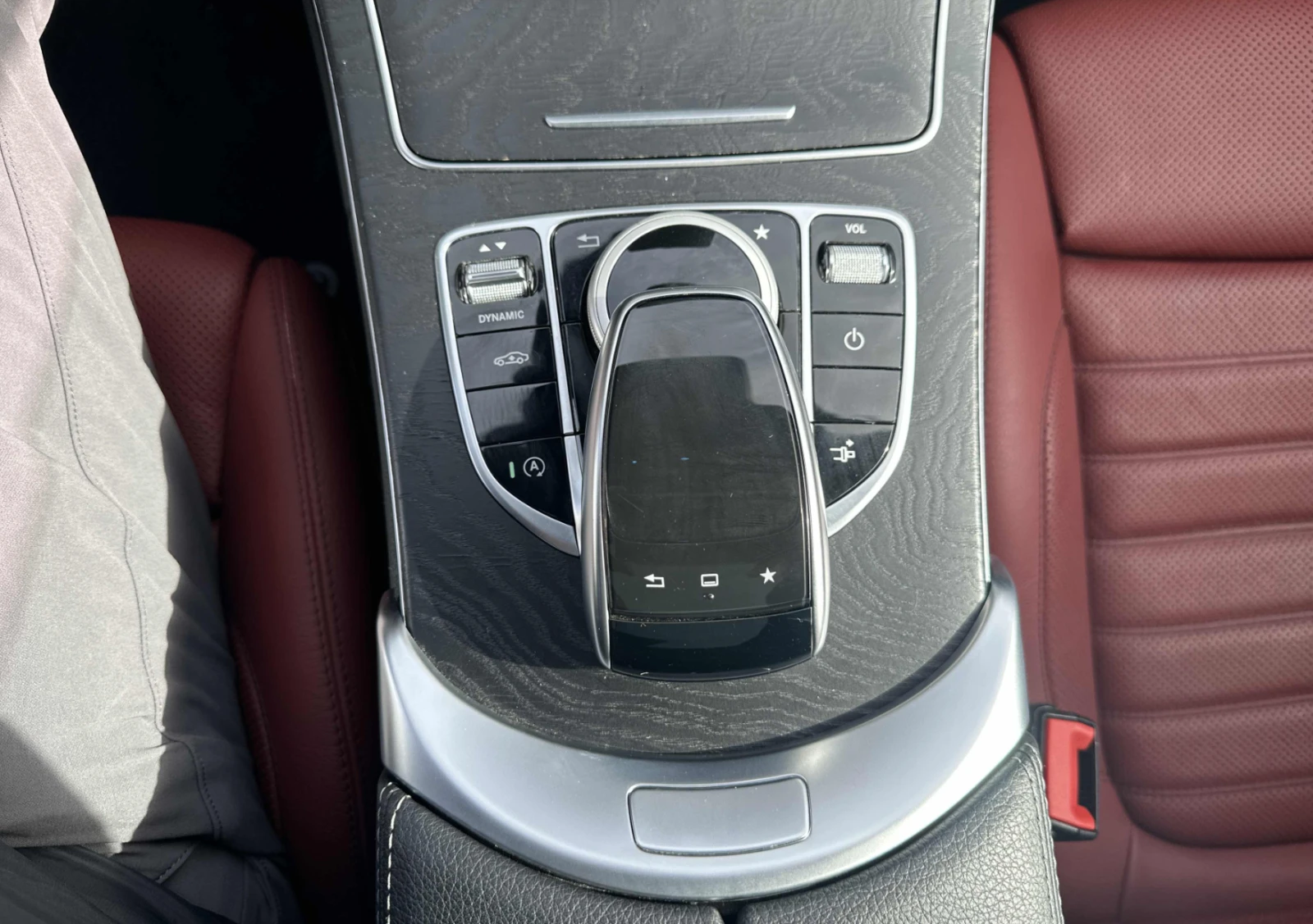 Mercedes-Benz C 300 4MATIC* КОжа* Подгрев* Кейлес* Blind Spot* , снимка 11 - Автомобили и джипове - 53949753