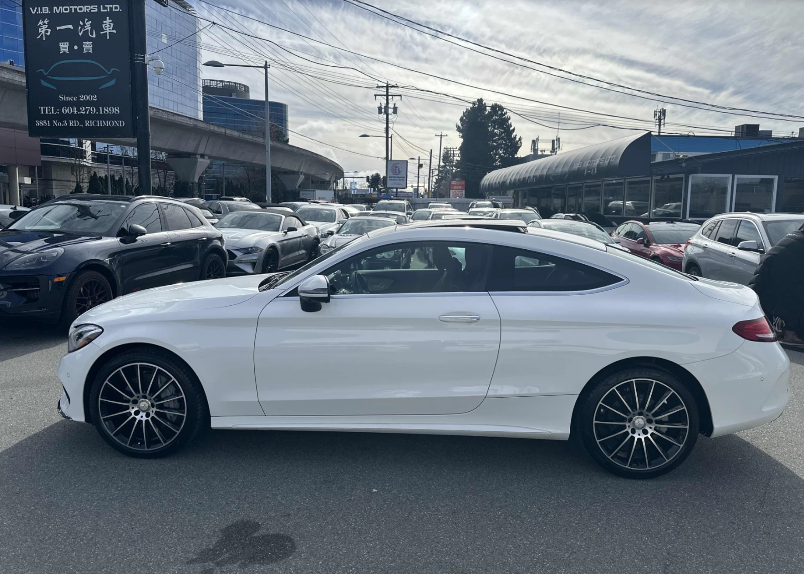 Mercedes-Benz C 300 4MATIC* КОжа* Подгрев* Кейлес* Blind Spot* , снимка 2 - Автомобили и джипове - 53949753