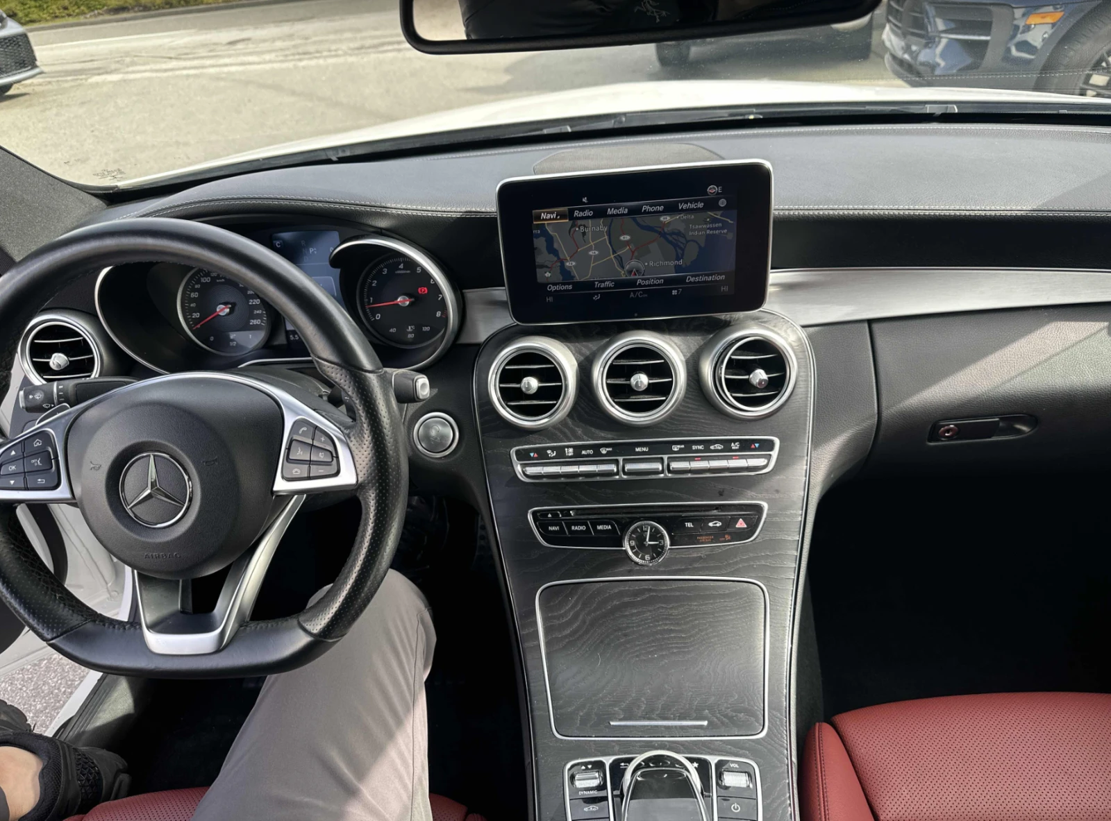 Mercedes-Benz C 300 4MATIC* КОжа* Подгрев* Кейлес* Blind Spot* , снимка 9 - Автомобили и джипове - 53949753