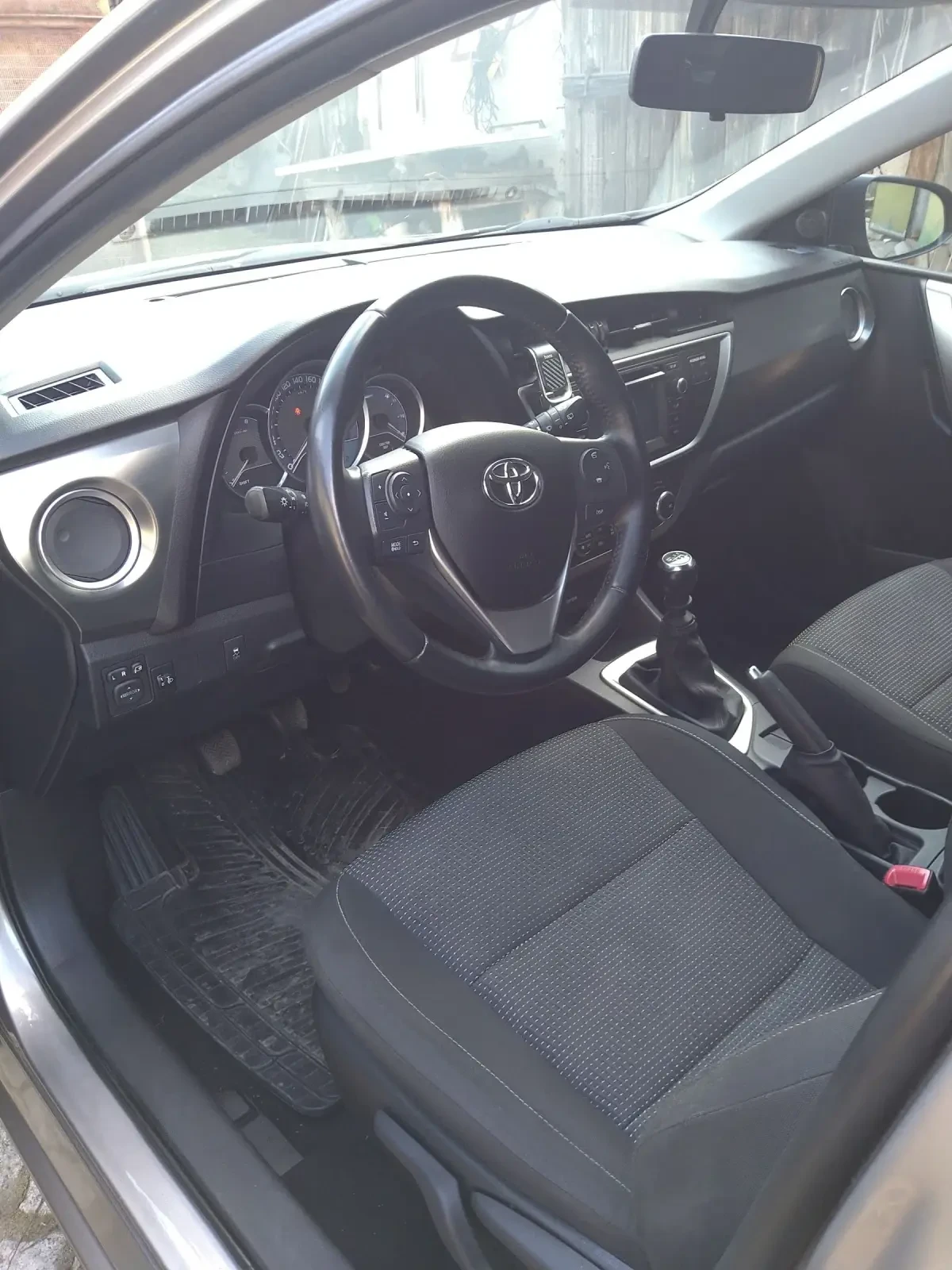 Toyota Auris 1329, снимка 10 - Автомобили и джипове - 54581824