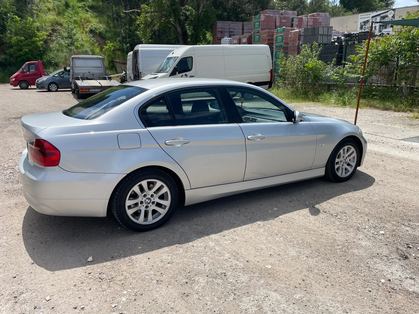 BMW 320 320 D, снимка 4 - Автомобили и джипове - 54746608