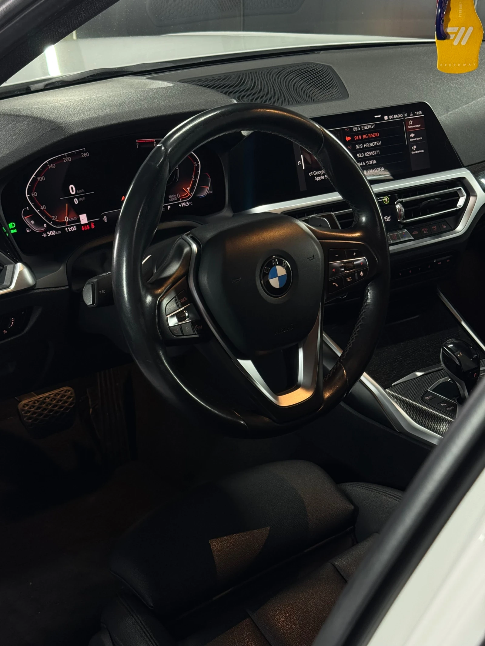 BMW 330 xDrive, снимка 12 - Автомобили и джипове - 55239694