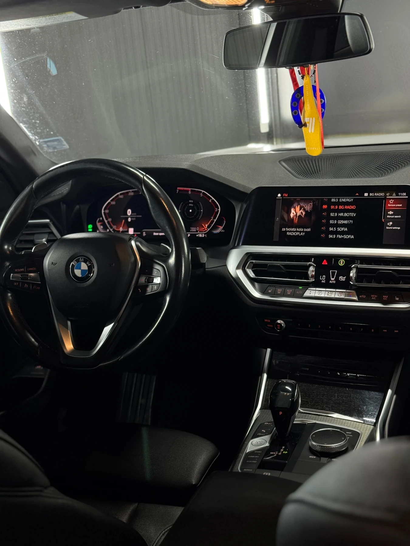BMW 330 xDrive, снимка 11 - Автомобили и джипове - 55239694