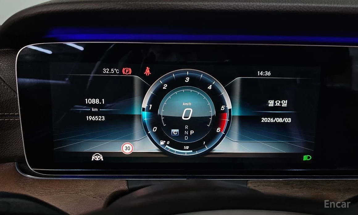 Mercedes-Benz E 220, снимка 8 - Автомобили и джипове - 55668097