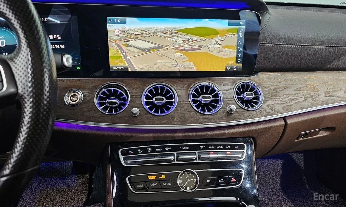 Mercedes-Benz E 220, снимка 12 - Автомобили и джипове - 55668097