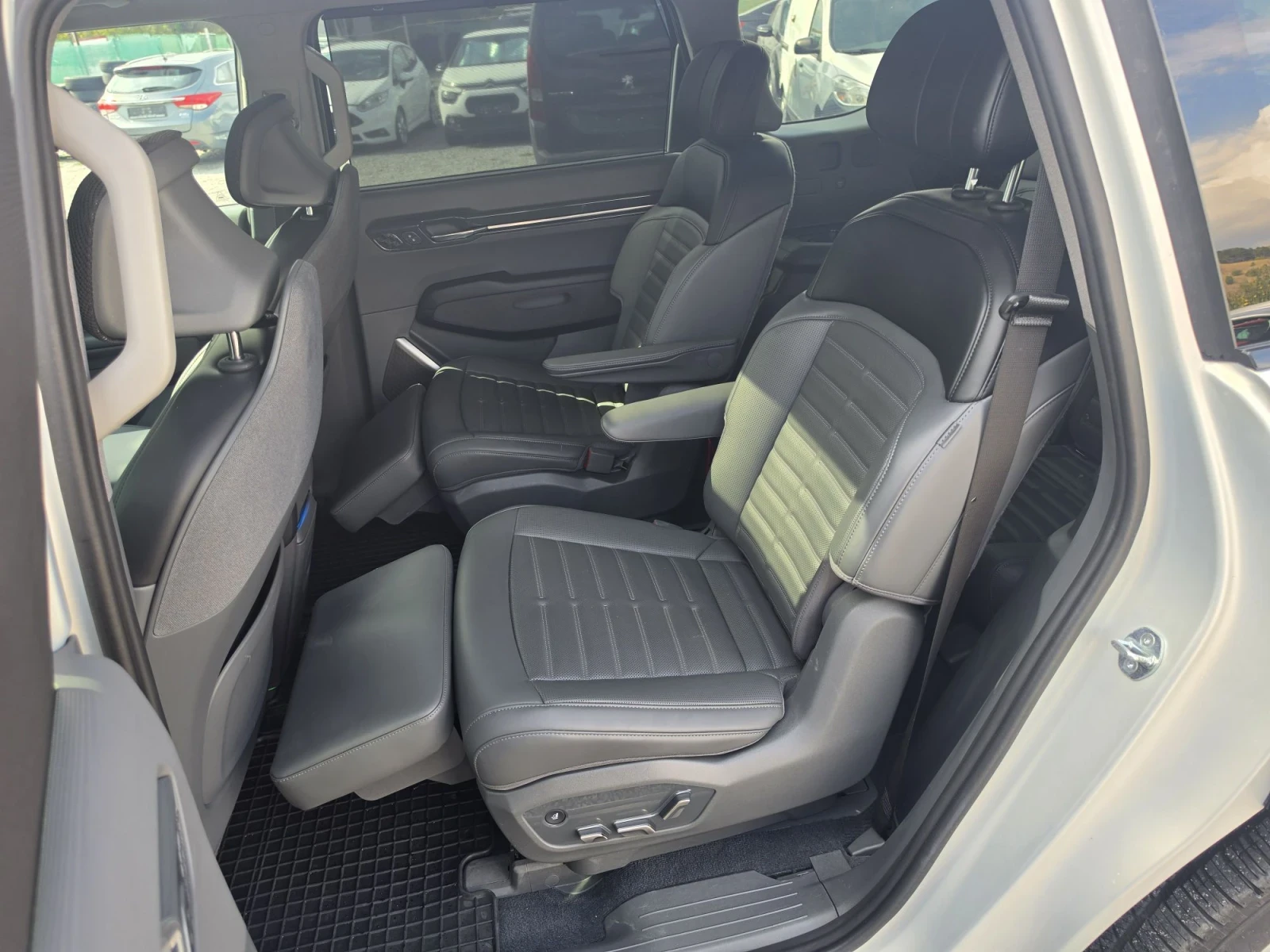 Kia EV9 Land 6s Launch Edition Relaxation (Capt Seats) | Mobile.bg � ����������� 8