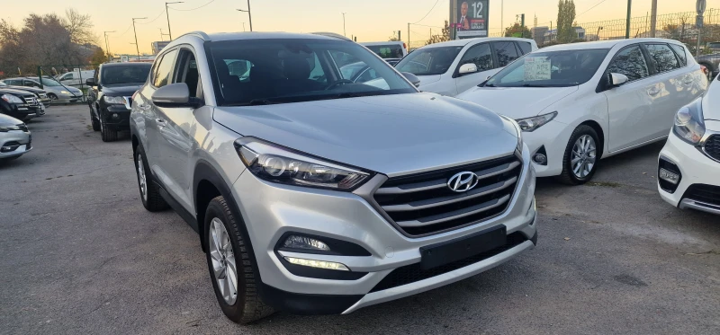 Hyundai Tucson 1.6iAvantage Нави камера подгрев волан, снимка 1 - Автомобили и джипове - 47683045