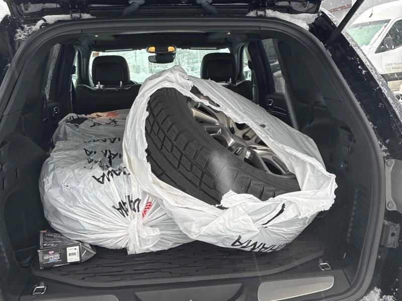 Jeep Grand cherokee * OVERLAND* DISTRONIC* LANE ASSIST* ОБДУХ* , снимка 14 - Автомобили и джипове - 53535973