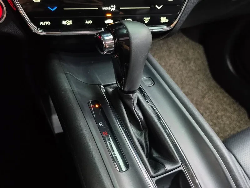 Honda Hr-v 1.8 2020, снимка 9 - Автомобили и джипове - 55727224