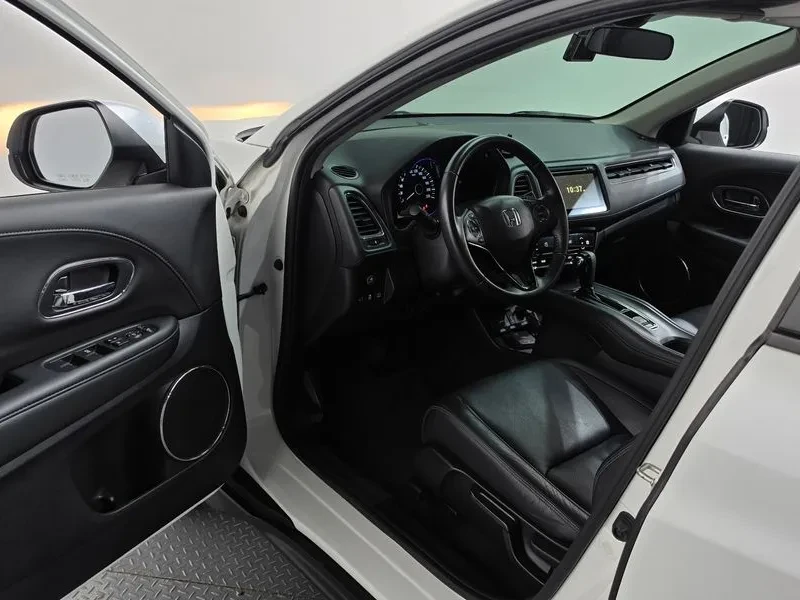 Honda Hr-v 1.8 2020, снимка 10 - Автомобили и джипове - 55727224