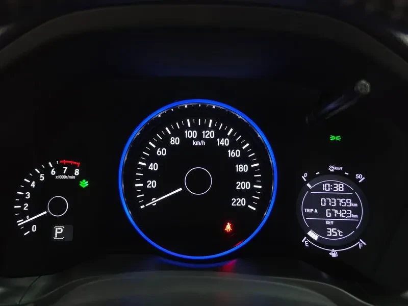 Honda Hr-v 1.8 2020, снимка 8 - Автомобили и джипове - 55727224
