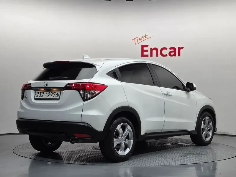Honda Hr-v 1.8 2020, снимка 2 - Автомобили и джипове - 55727224