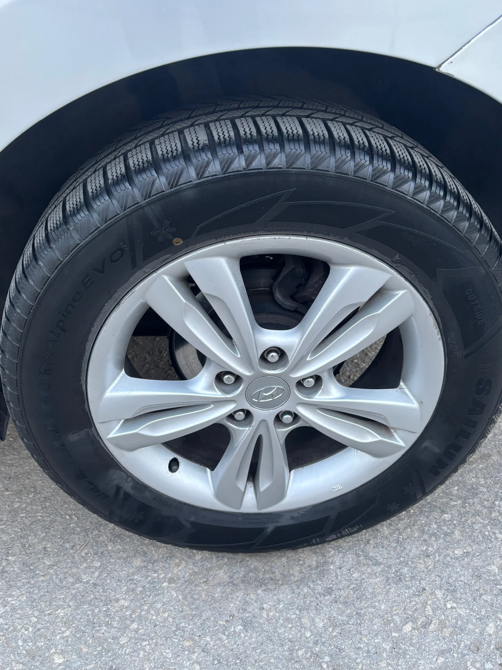 Hyundai IX35 1.7 CRDi сменени вериги, снимка 10 - Автомобили и джипове - 53772228