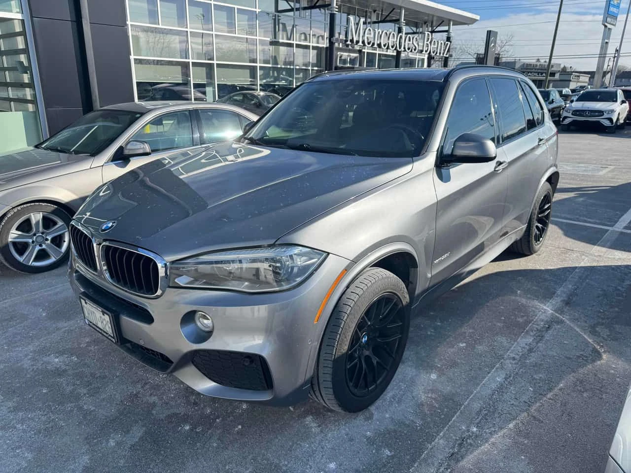 BMW X5 * xDrive35d * COMFORT SEATS* DISTRONIC* ОБДУХВАНЕ*, снимка 2 - Автомобили и джипове - 53916516