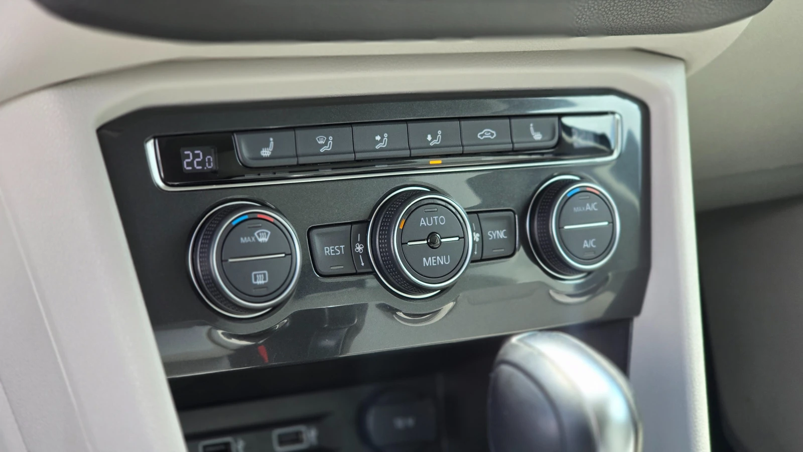 VW Tiguan Allspace 2.0 * 4Motion* * 7 местен* , снимка 13 - Автомобили и джипове - 54391879