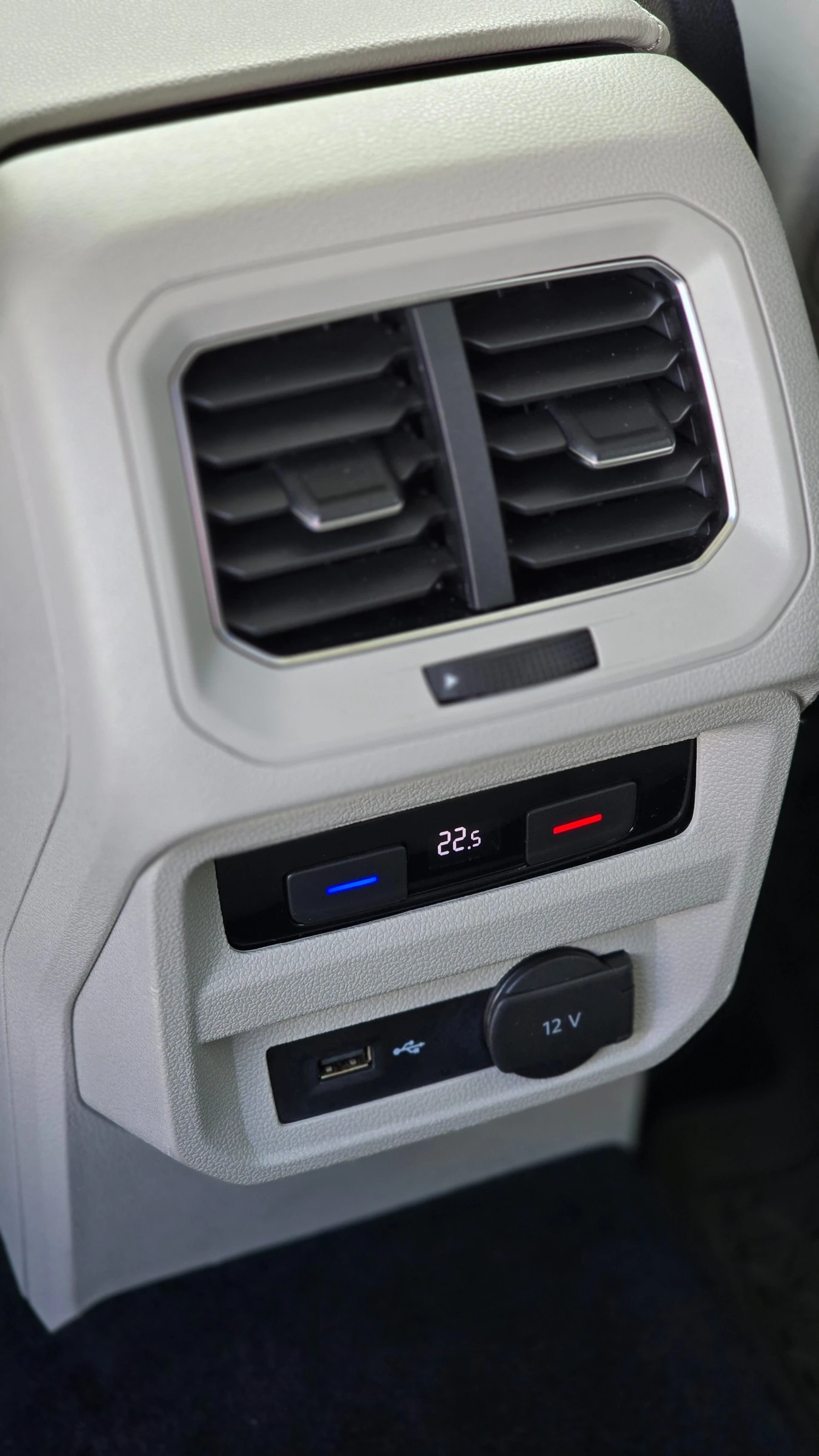 VW Tiguan Allspace 2.0 * 4Motion* * 7 местен* , снимка 16 - Автомобили и джипове - 54391879