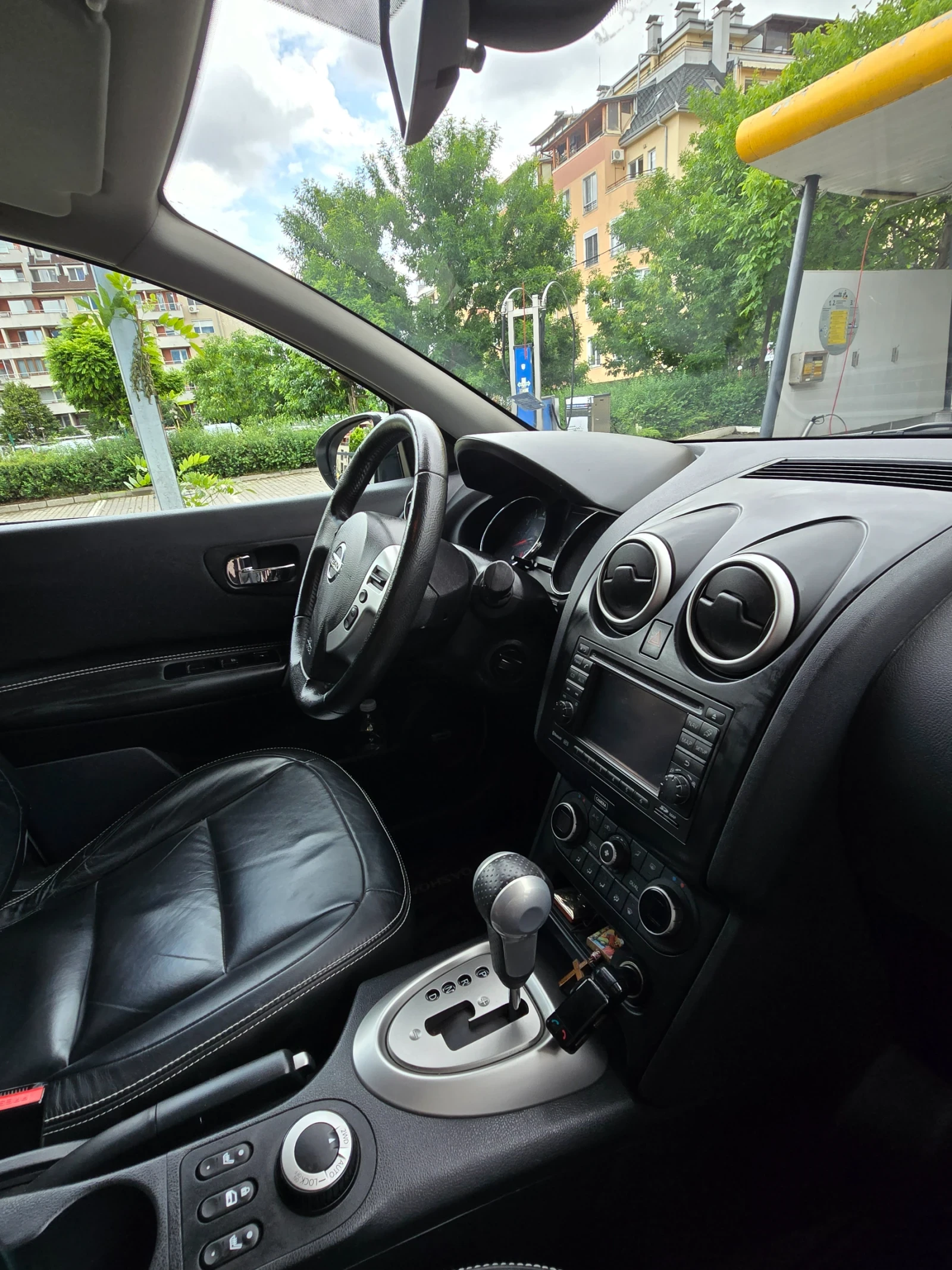 Nissan Qashqai, снимка 8 - Автомобили и джипове - 54777585