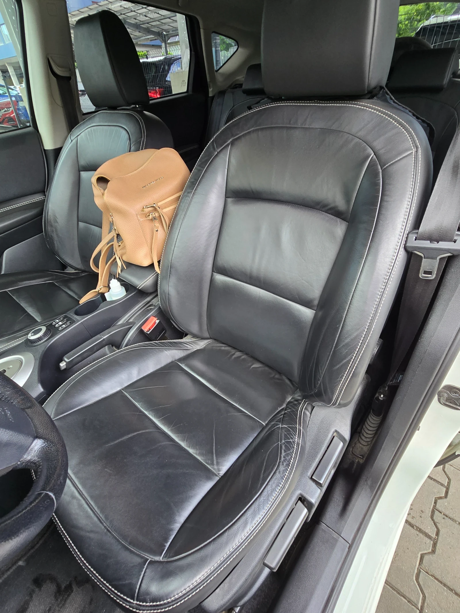 Nissan Qashqai, снимка 9 - Автомобили и джипове - 54777585