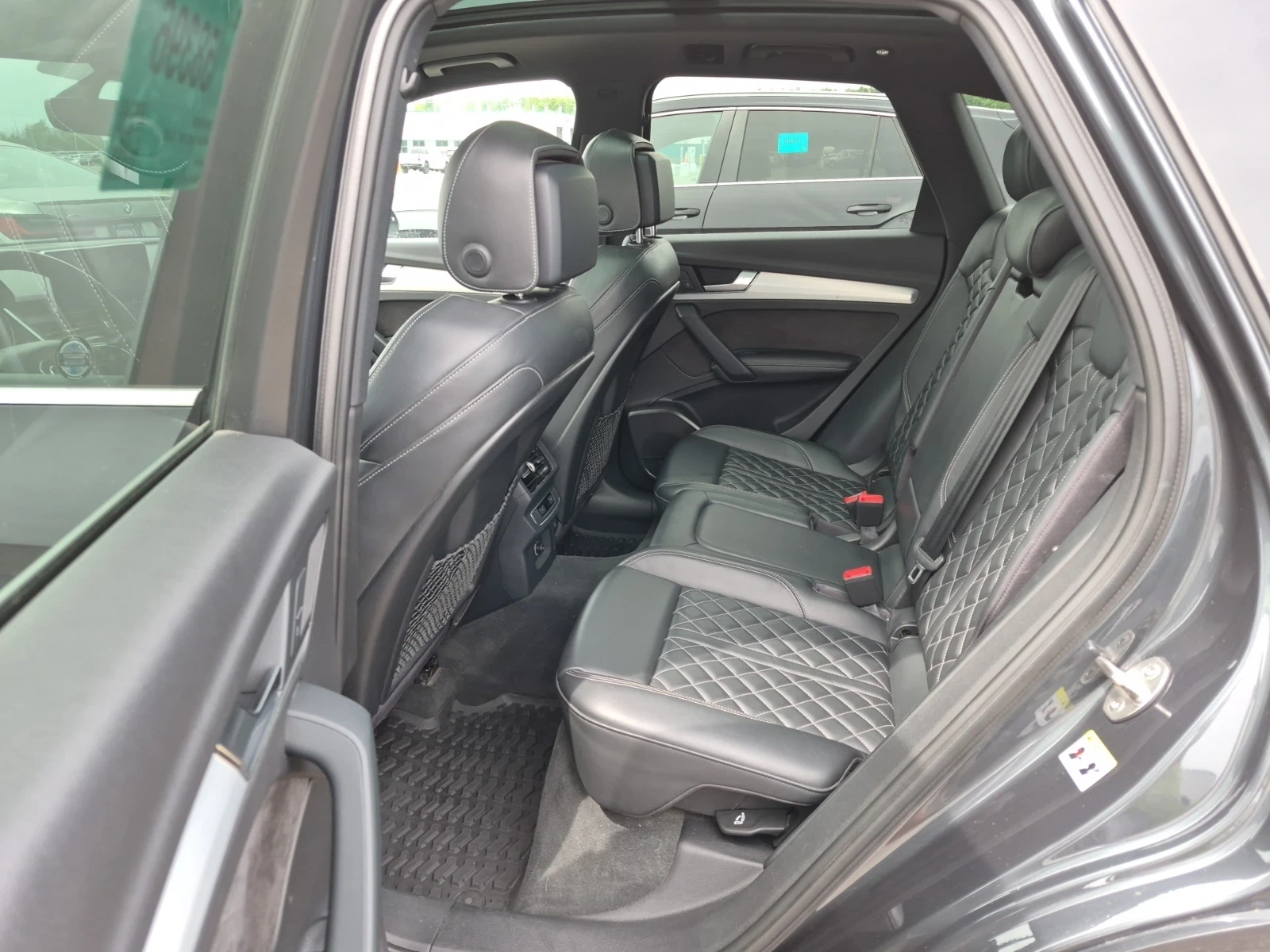 Audi SQ5 PROGRESSIV * CARFAX * АВТО КРЕДИТ * , снимка 10 - Автомобили и джипове - 55080902