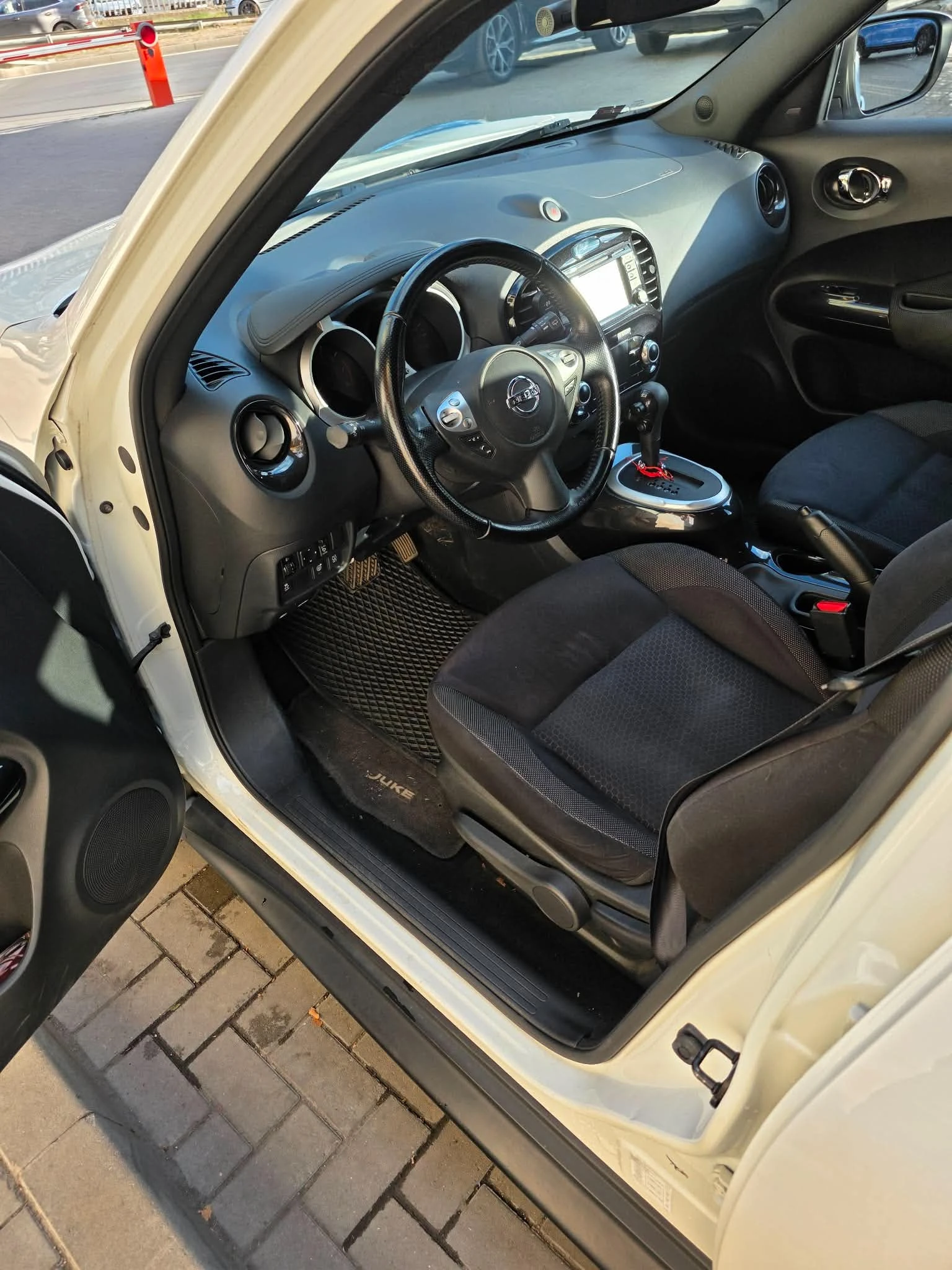 Nissan Juke 1.6i* TEKNA* FACE, снимка 5 - Автомобили и джипове - 55954597