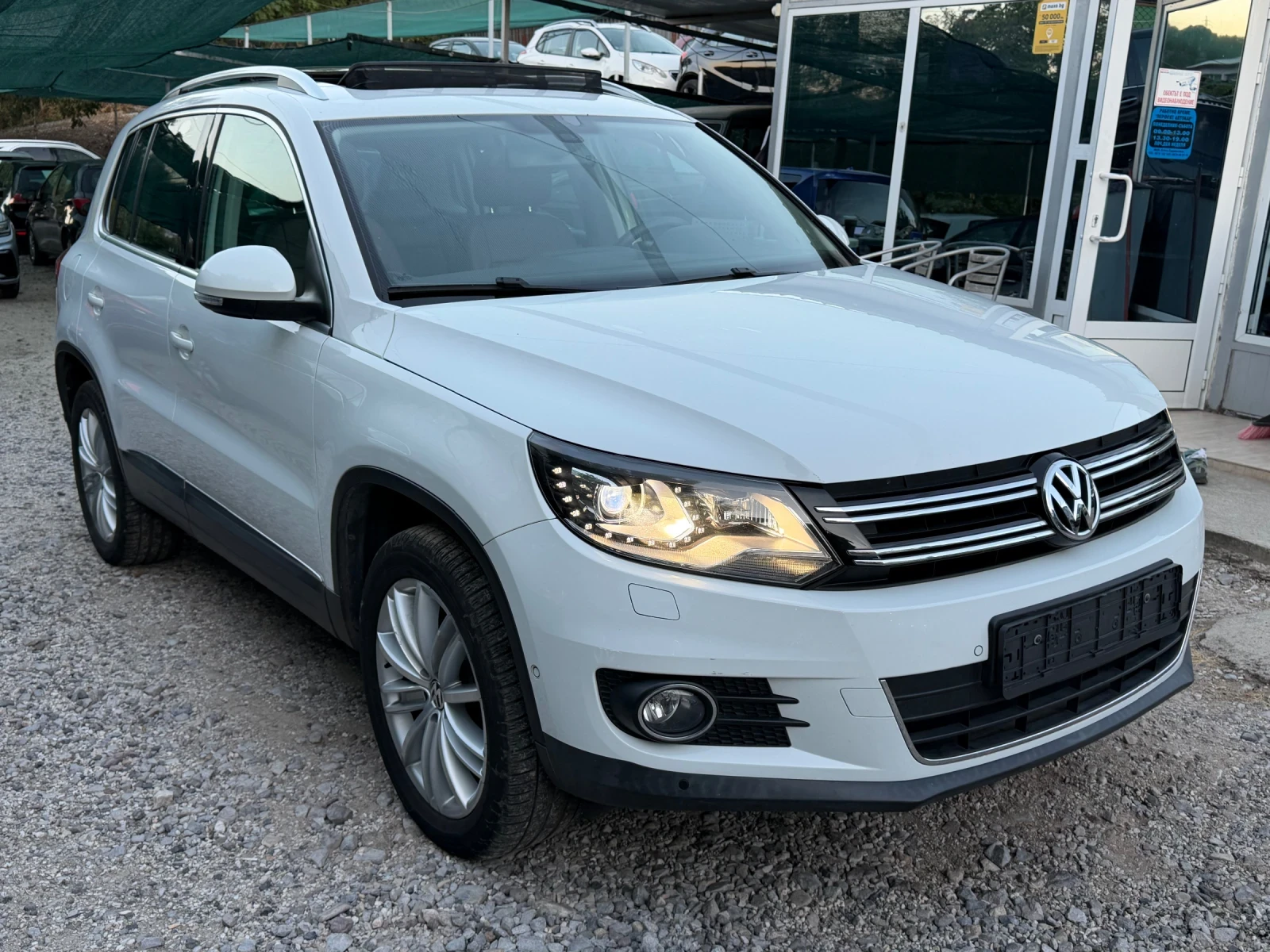 VW Tiguan 2.0TDI* 4motion* DSG* 133000km, снимка 4 - Автомобили и джипове - 56133311