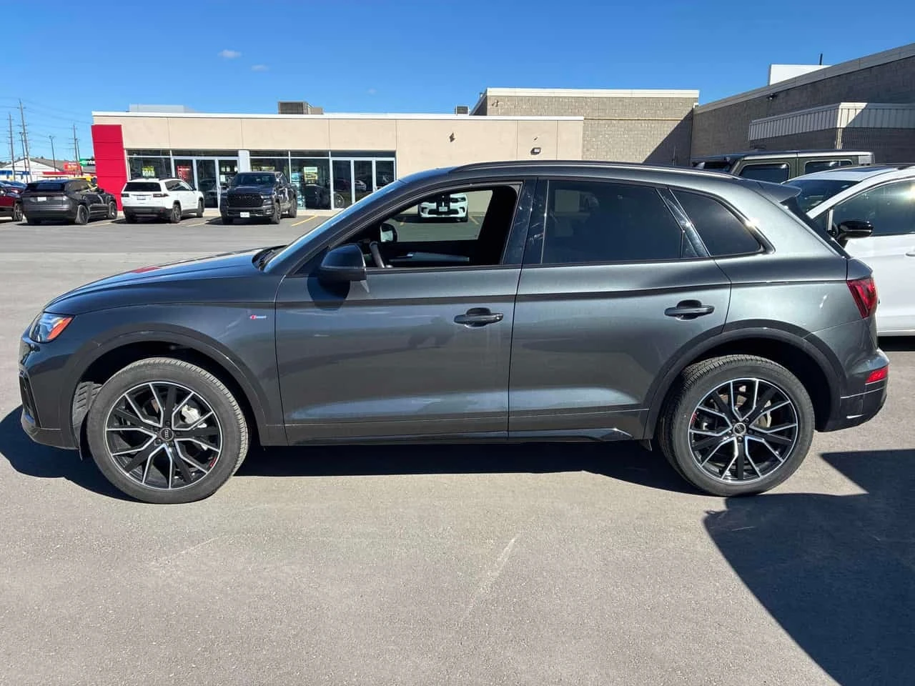Audi Q5 * Technik * CARFAX * , снимка 2 - Автомобили и джипове - 56401945