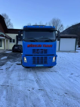 Volvo Fh 4-ос самосвал 8x4, снимка 2