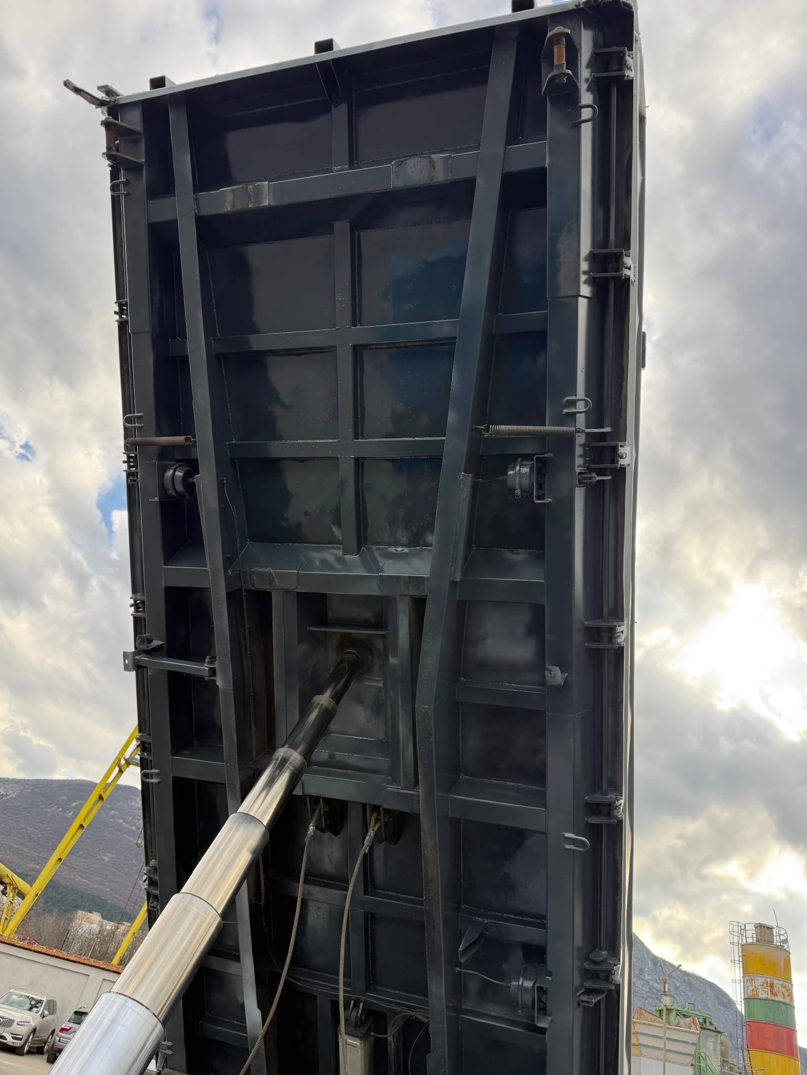 Volvo Fh 4-�� �������� 8x4 | Mobile.bg � ����������� 13