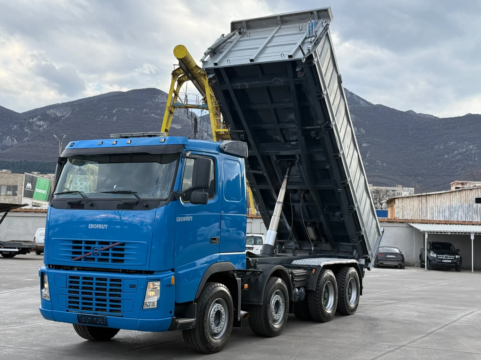 Volvo Fh 4-ос самосвал 8x4
