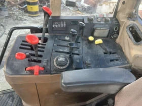 Трактор John Deere 6400, снимка 10