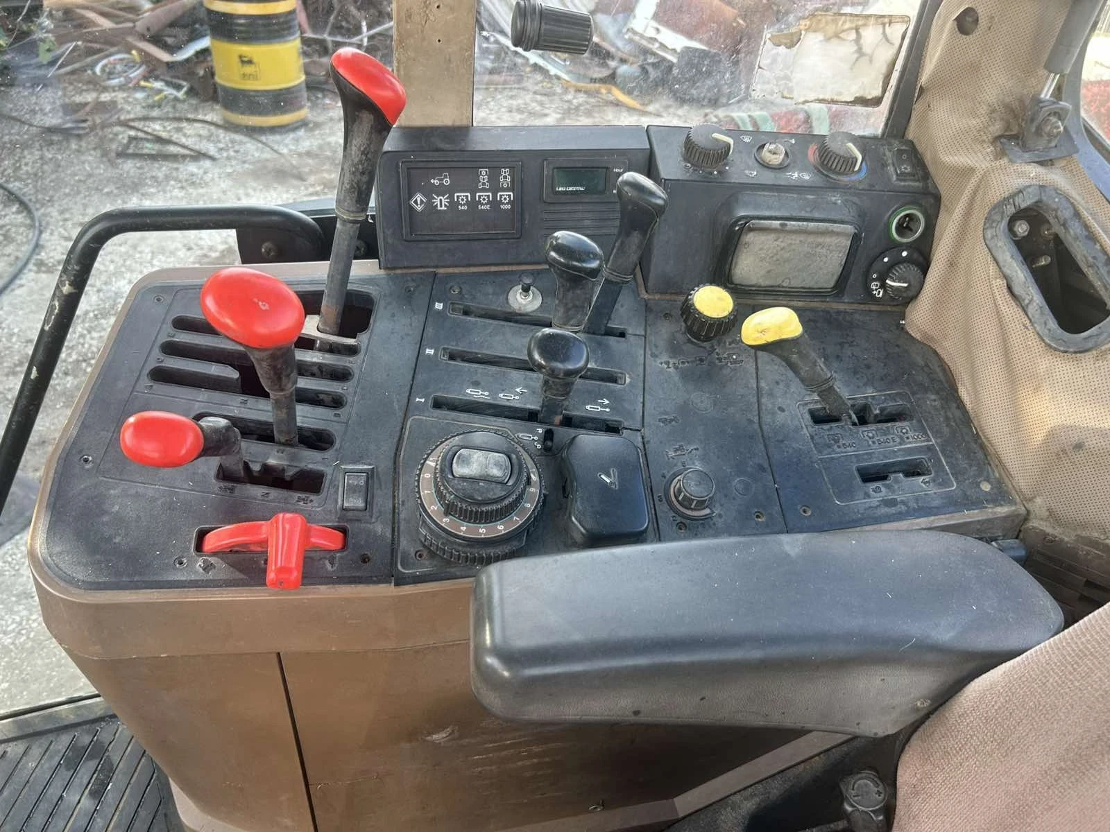 Трактор John Deere 6400, снимка 10 - Селскостопанска техника - 56244668