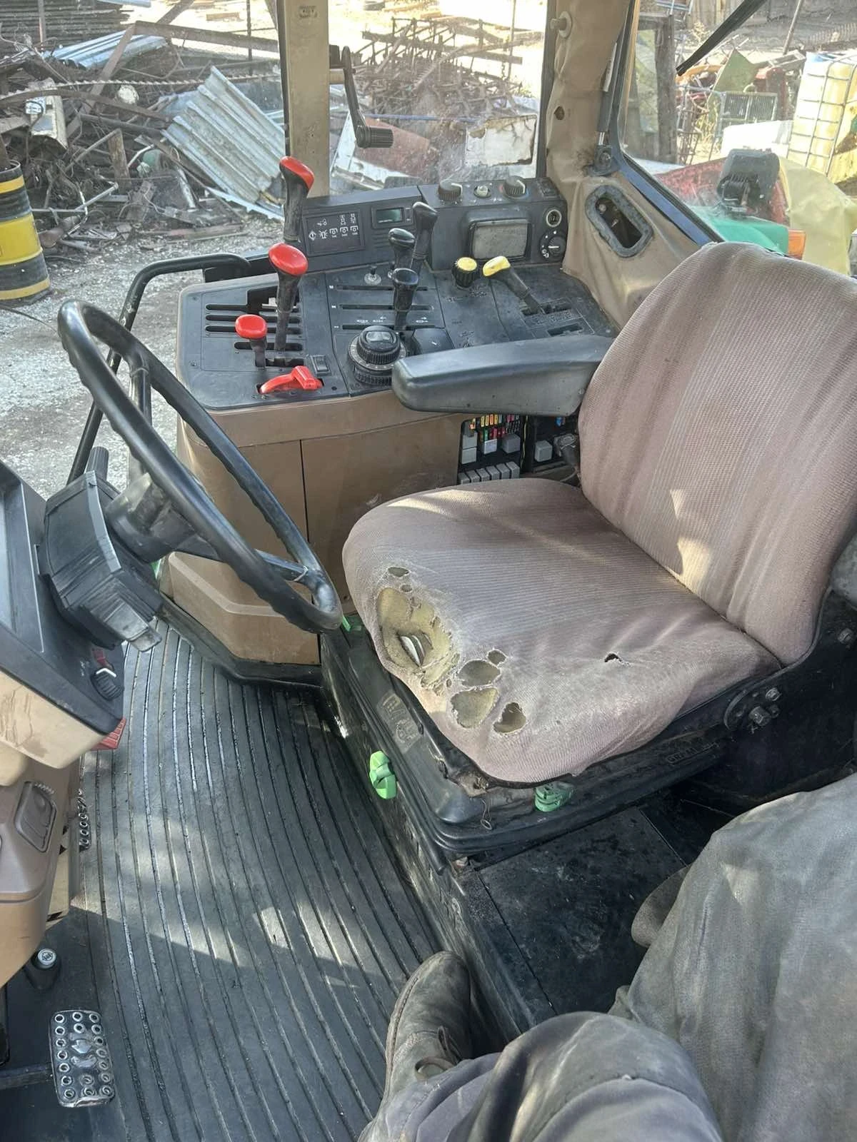 Трактор John Deere 6400, снимка 8 - Селскостопанска техника - 56244668