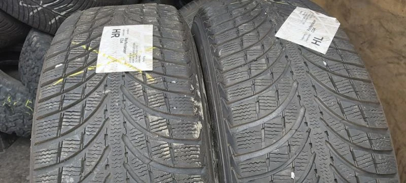 Гуми Зимни 235/65R17, снимка 1 - Гуми и джанти - 32211156