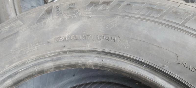 Гуми Зимни 235/65R17, снимка 7 - Гуми и джанти - 32211156