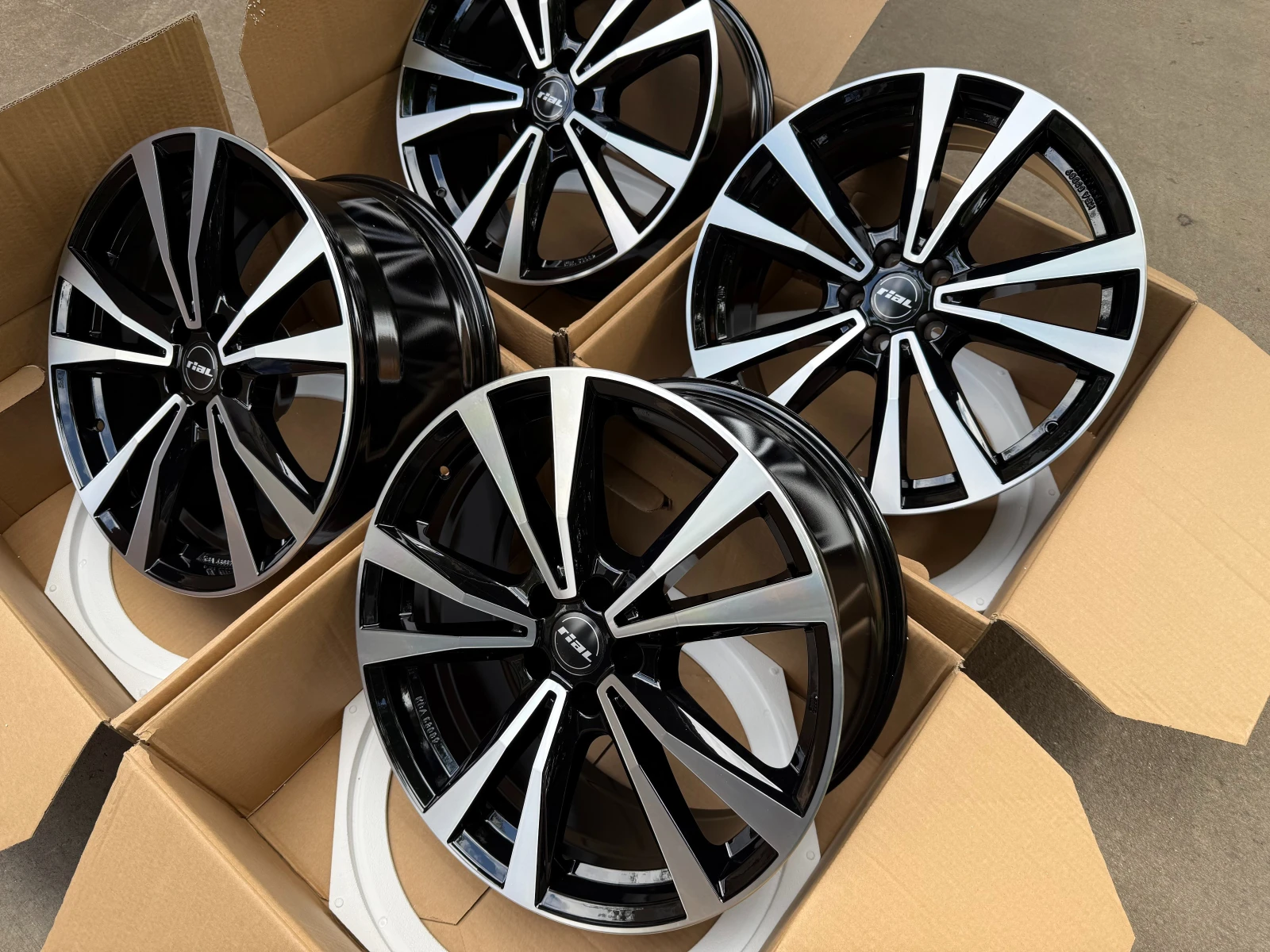 ������ | Mobile.bg � ����������� 4