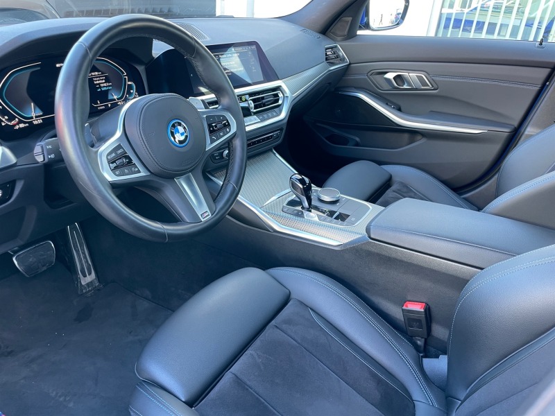 BMW 330 xDrive Sedan, снимка 5 - Автомобили и джипове - 44309539