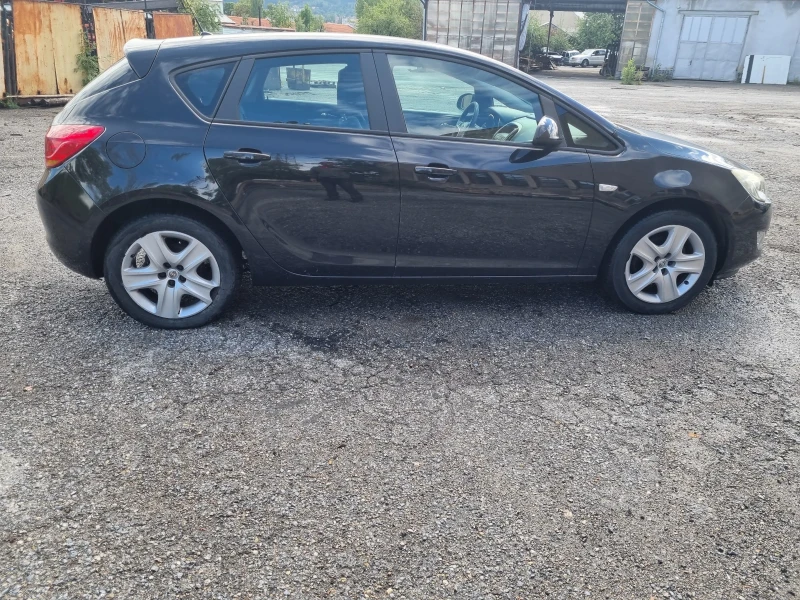 Opel Astra Opel Astra 1.3 cdti, снимка 4 - Автомобили и джипове - 47230482