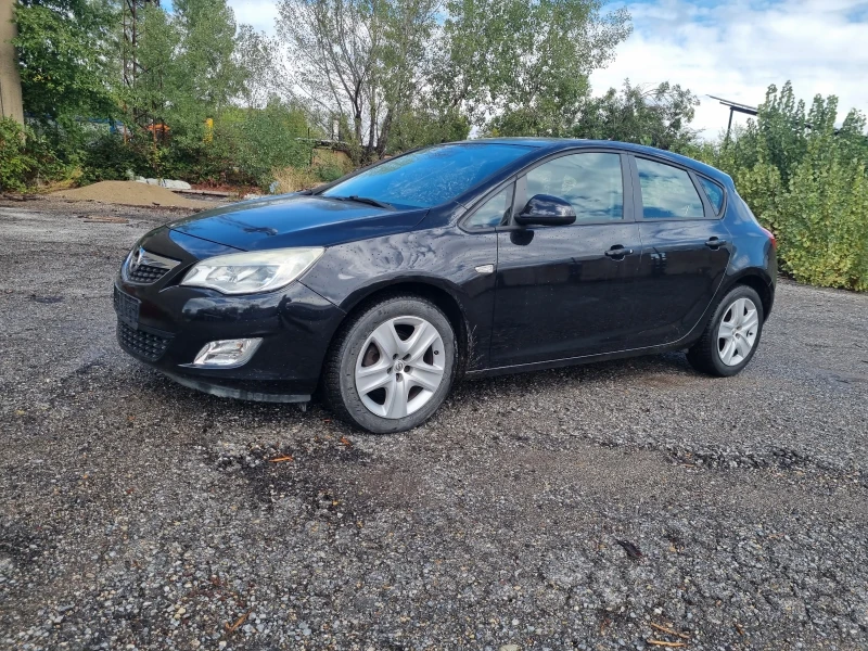 Opel Astra Opel Astra 1.3 cdti, снимка 1 - Автомобили и джипове - 47230482