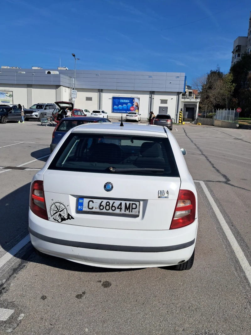 Skoda Fabia, снимка 8 - Автомобили и джипове - 47569559