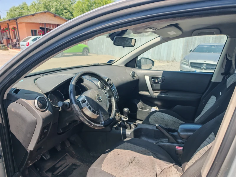 Nissan Qashqai 1.5dCi, снимка 12 - Автомобили и джипове - 51659143
